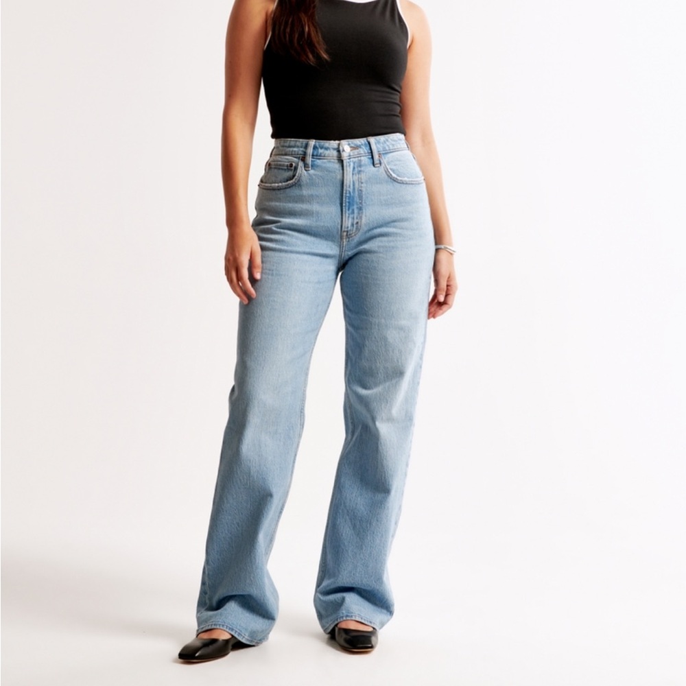 Abercrombie & Fitch Curve Love 90s Relaxed Jeans
